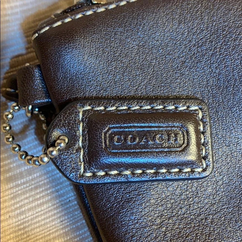 Coach never used☀️see